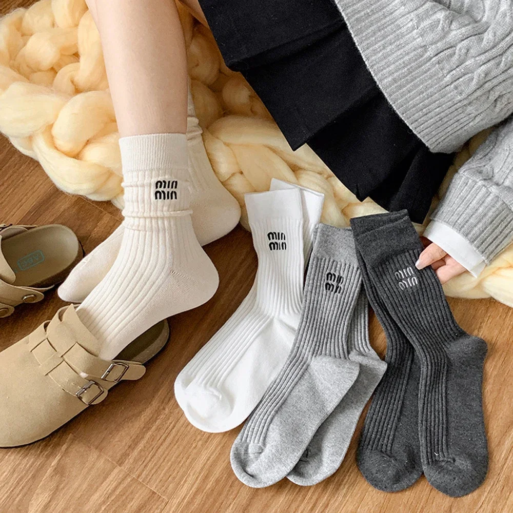 Stockings Socks Embroidered Letter Women's High Barrel Striped Double Needle Stacked Autumn Winter Knitting Solid Color Socks
Stockings Socks Embroidered Letter Women's High Barrel Striped Double Needle Stacked Autumn Winter Knitting Solid Color Socks