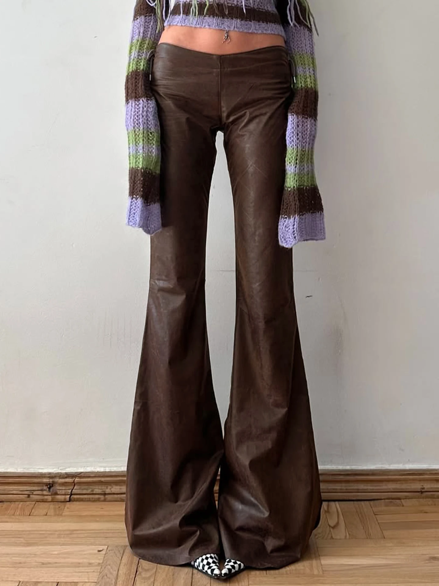 WEEKEEP American Retro Hot Girl Low Waist Side Tie Belted Leather Pants Basic Slimming Flared Long Trousers Street Style
WEEKEEP American Retro Hot Girl Low Waist Side Tie Belted Leather Pants Basic Slimming Flared Long Trousers Street Style