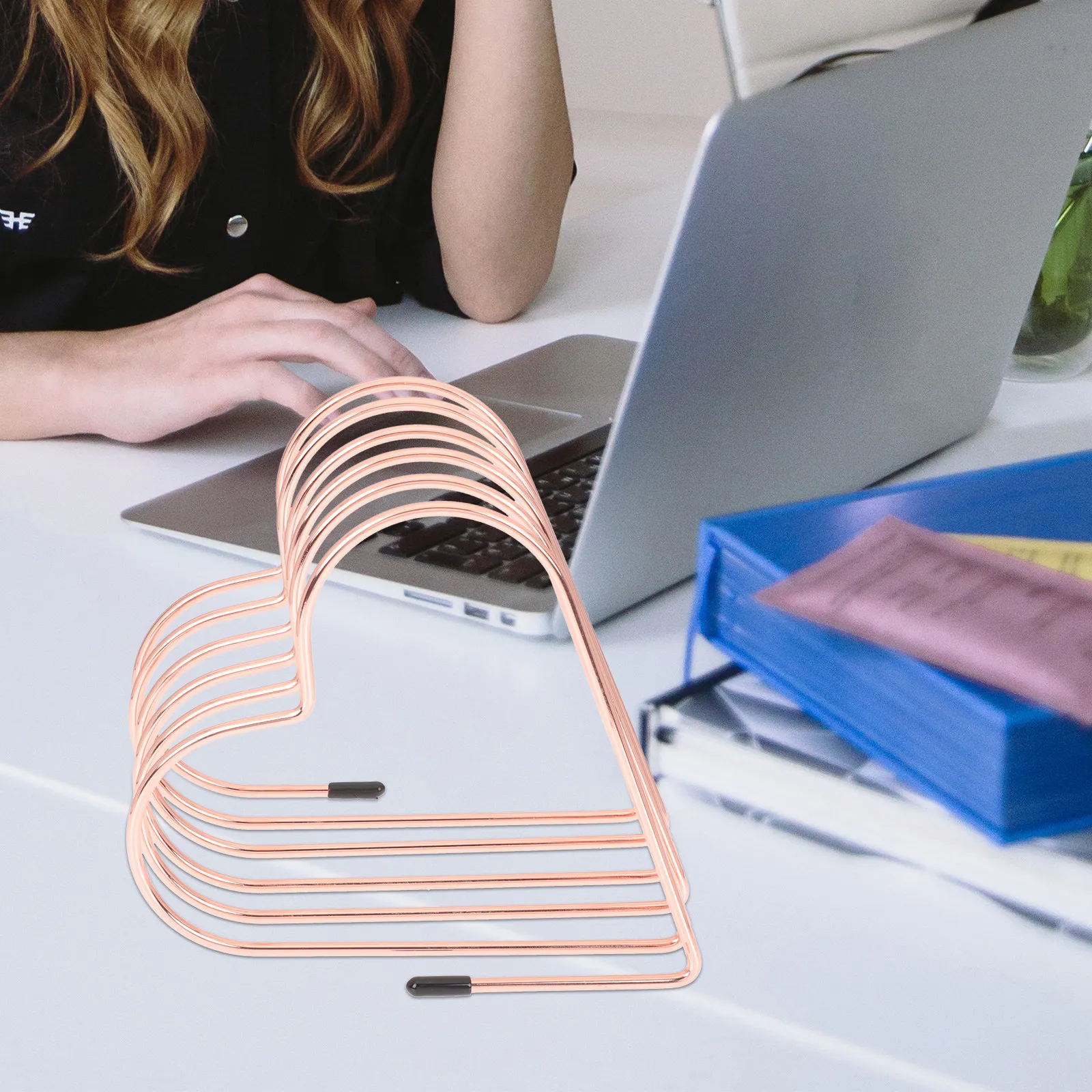 Подставка для книг в форме сердца из розового золота, металлическая, для дома, офиса, кабинета, декоративная, органайзер для книг, держатель-подставка
Подставка для книг в форме сердца из розового золота, металлическая, для дома, офиса, кабинета, декоративная, органайзер для книг, держатель-подставка