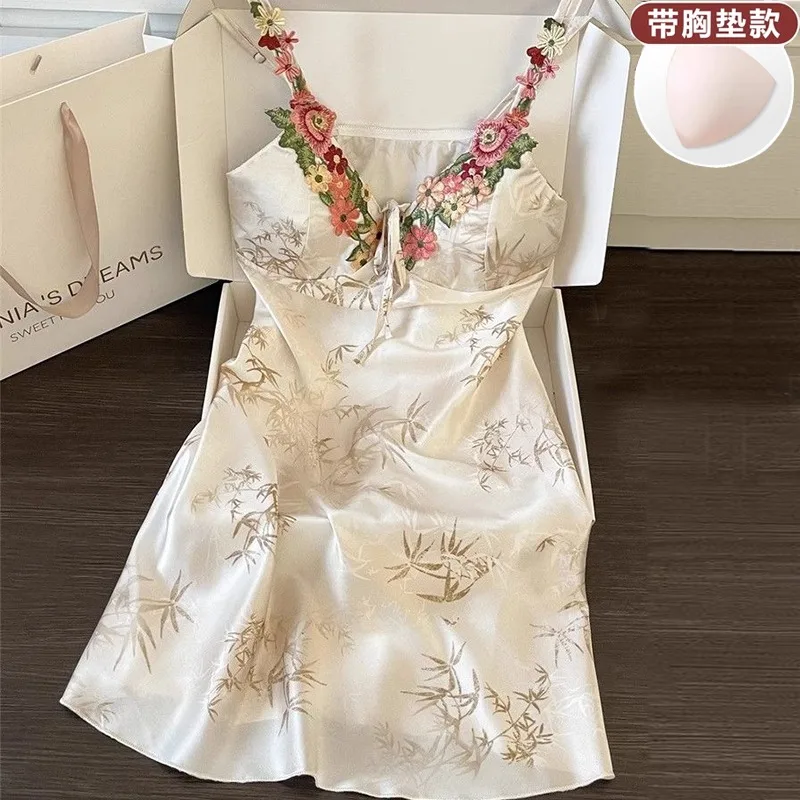 2025 Summer Princess Style Strap Ice Silk Sleeping Skirt Exquisite Flower Design Nightwear Casual Women's Home Clothes
2025 Summer Princess Style Strap Ice Silk Sleeping Skirt Exquisite Flower Design Nightwear Casual Women's Home Clothes