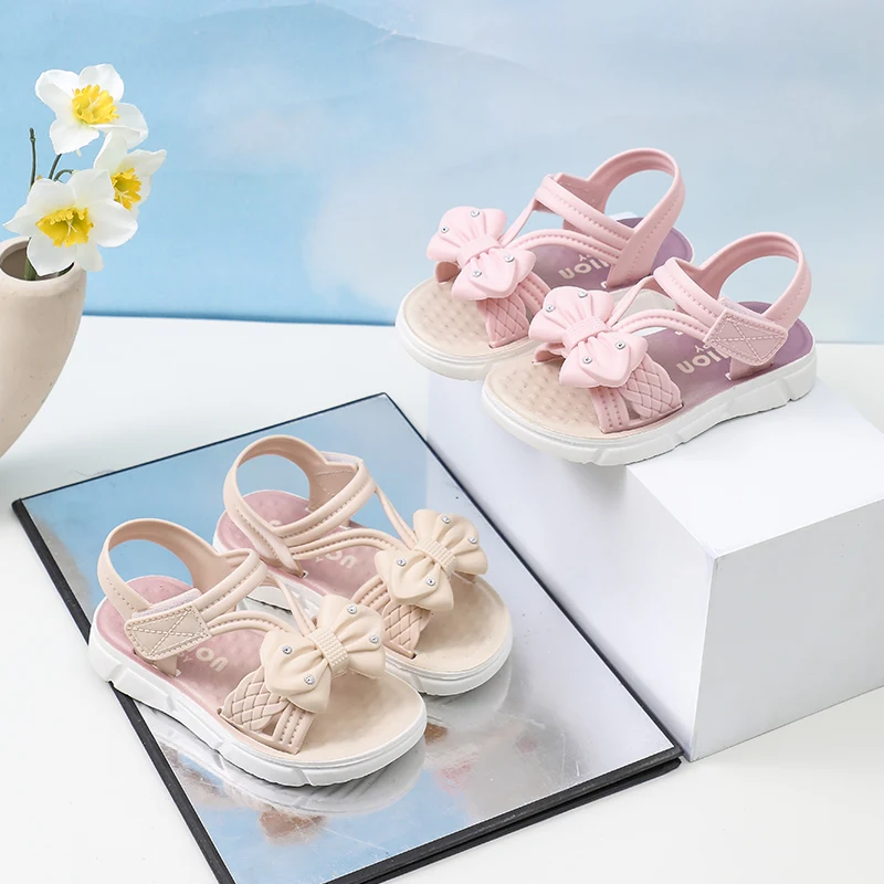 Girls' 2026 New Summer Fashionable Pink Princess Style Shoes Soft Sole Non-Slip Beach Sandals Outdoor Comfortable Soft Soles
Girls' 2026 New Summer Fashionable Pink Princess Style Shoes Soft Sole Non-Slip Beach Sandals Outdoor Comfortable Soft Soles