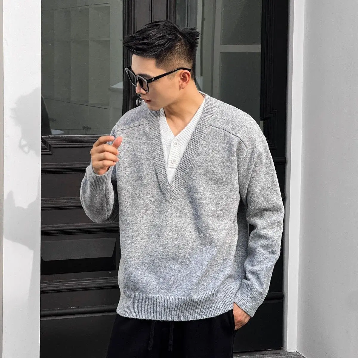 Deep ey V-Ne Knitted Sweater Men's Sle American Retro Open Cardigan Casual Loose Fit Long Sve Autumn Winter Faion
Deep ey V-Ne Knitted Sweater Men's Sle American Retro Open Cardigan Casual Loose Fit Long Sve Autumn Winter Faion
