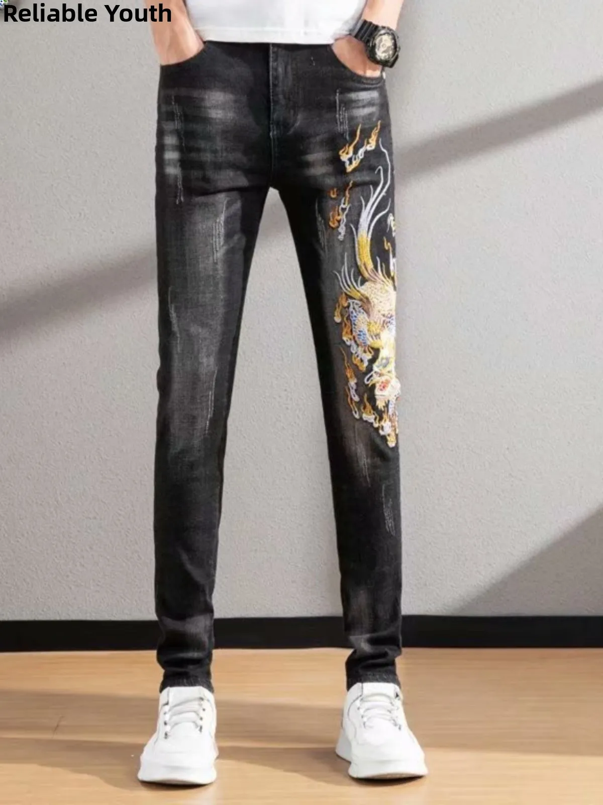 Молодежные облегающие джинсы Relle с вышивкой, мужские весенне-осенние модные длинные брюки в этническом стиле с небольшой ногой, повседневная одежда 
Молодежные облегающие джинсы Relle с вышивкой, мужские весенне-осенние модные длинные брюки в этническом стиле с небольшой ногой, повседневная одежда