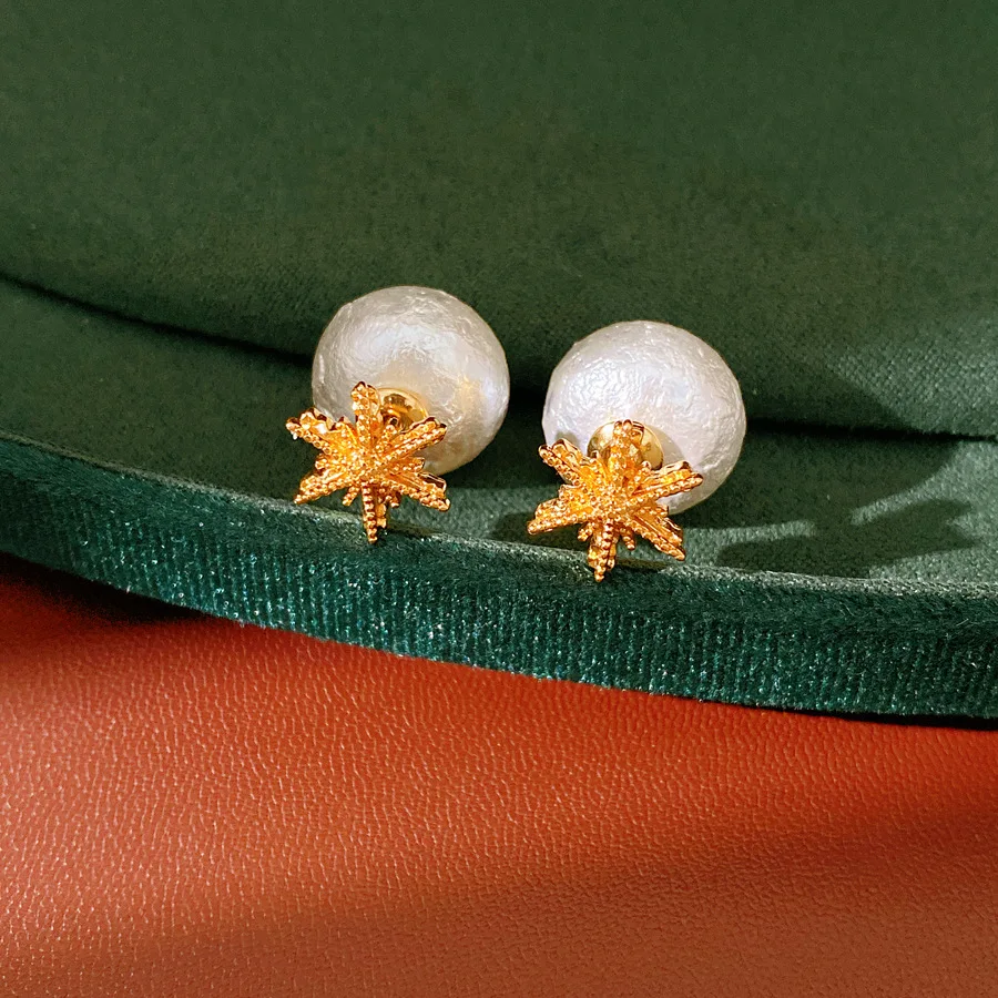 French Retro Snowflake Pearl Earrings Reversible Wear Light Luxury Elegant Versatile Commute Earrings For Women
French Retro Snowflake Pearl Earrings Reversible Wear Light Luxury Elegant Versatile Commute Earrings For Women