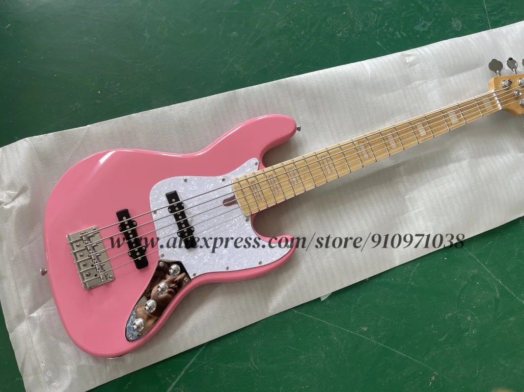 Pink bass, 5 strings V7 bass, fixed bridge, dual batteries, solid wood body, maple neck, white pearl pickup board, customizable
Pink bass, 5 strings V7 bass, fixed bridge, dual batteries, solid wood body, maple neck, white pearl pickup board, customizable
