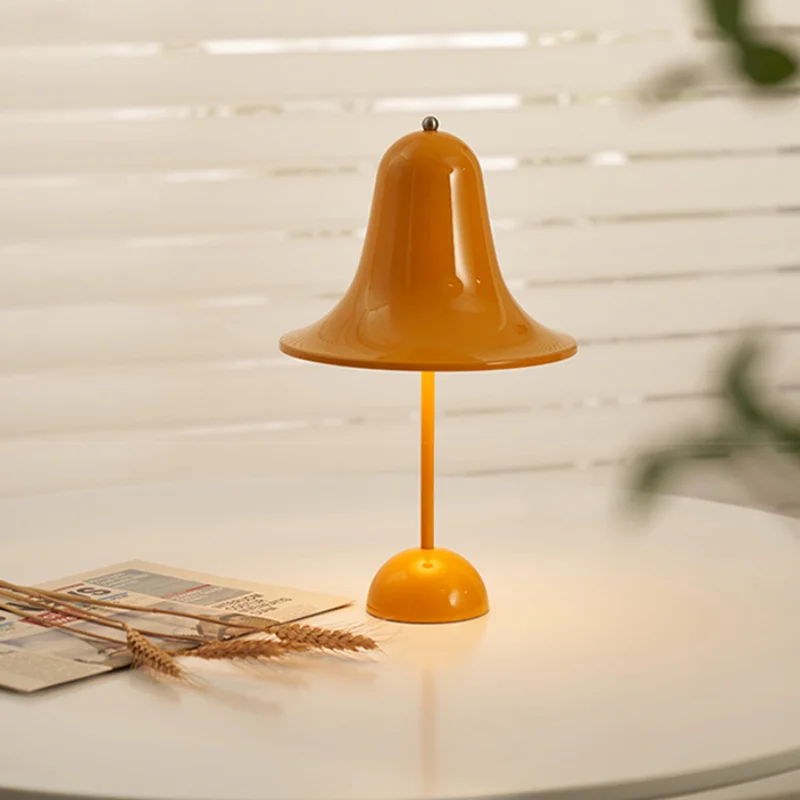 Nordic New Design Retro Bell Simple Magnetic USB Charging Desk Reading Light Creative Decor Bedside Top Touch Control Table Lamp
Nordic New Design Retro Bell Simple Magnetic USB Charging Desk Reading Light Creative Decor Bedside Top Touch Control Table Lamp