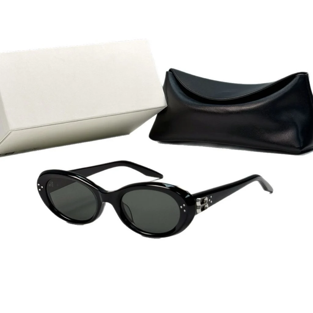 025 New COCO gm A Sunglasses Women Retro Oversized Luxury Designer Shades UV400 Protection Face Slimming Chic
025 New COCO gm A Sunglasses Women Retro Oversized Luxury Designer Shades UV400 Protection Face Slimming Chic