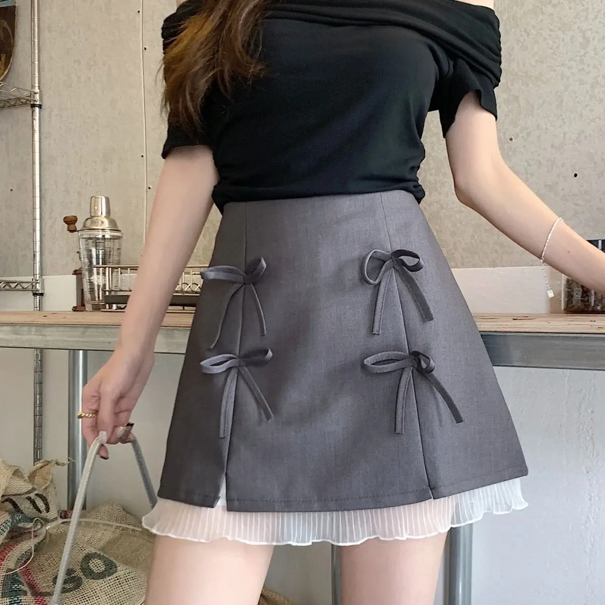 KUSAHIKI High Waist Bow Design Half Suit Skirts 2025 New Summer Spicy Girl Split Short Skirt
KUSAHIKI High Waist Bow Design Half Suit Skirts 2025 New Summer Spicy Girl Split Short Skirt