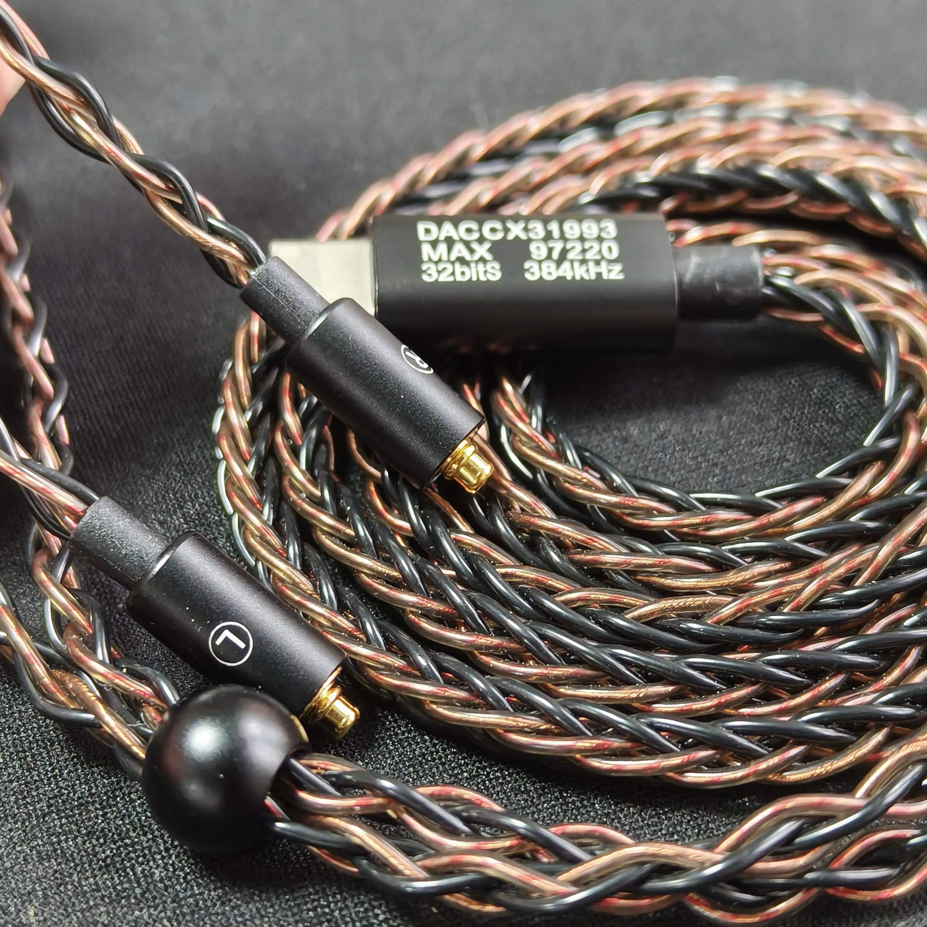 Dual-chip CX31993 + MAX97220 decoding amplifier upgrade cable with 3-key inline control and built-in decoding sound card
Dual-chip CX31993 + MAX97220 decoding amplifier upgrade cable with 3-key inline control and built-in decoding sound card