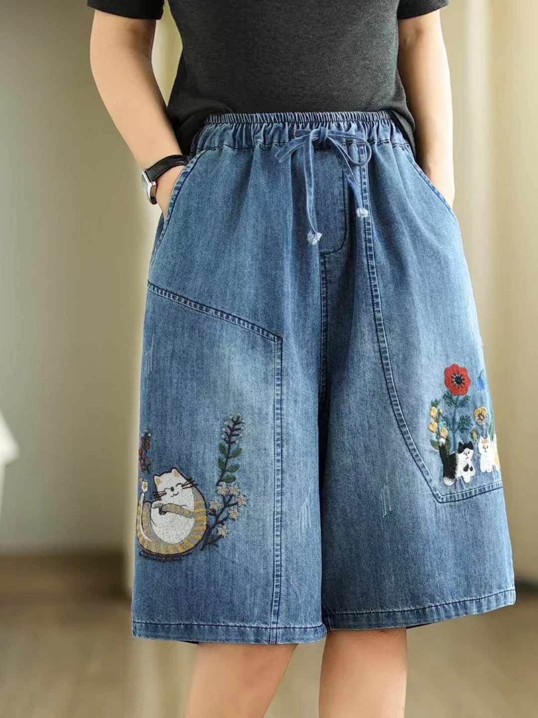 Loose Casual Embroidered Soft Denim Short Pants Women's High Waist Wide Leg Pants Five-Point Summer Fashion plus Size
Loose Casual Embroidered Soft Denim Short Pants Women's High Waist Wide Leg Pants Five-Point Summer Fashion plus Size