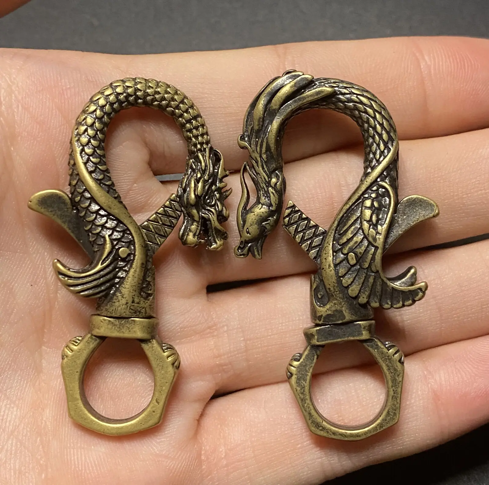 Коллекция китайских латунных подвесок-брелок ручной работы с драконом и фениксом, 2 шт.
Коллекция китайских латунных подвесок-брелок ручной работы с драконом и фениксом, 2 шт.