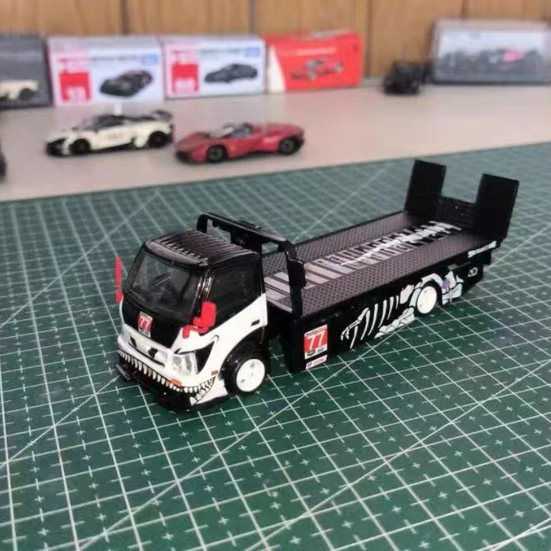 CC 1:64 H300 flatbed transport trailer Hua Gulong No. 77 spray paint simulation alloy die-cast car model collection ornaments
CC 1:64 H300 flatbed transport trailer Hua Gulong No. 77 spray paint simulation alloy die-cast car model collection ornaments