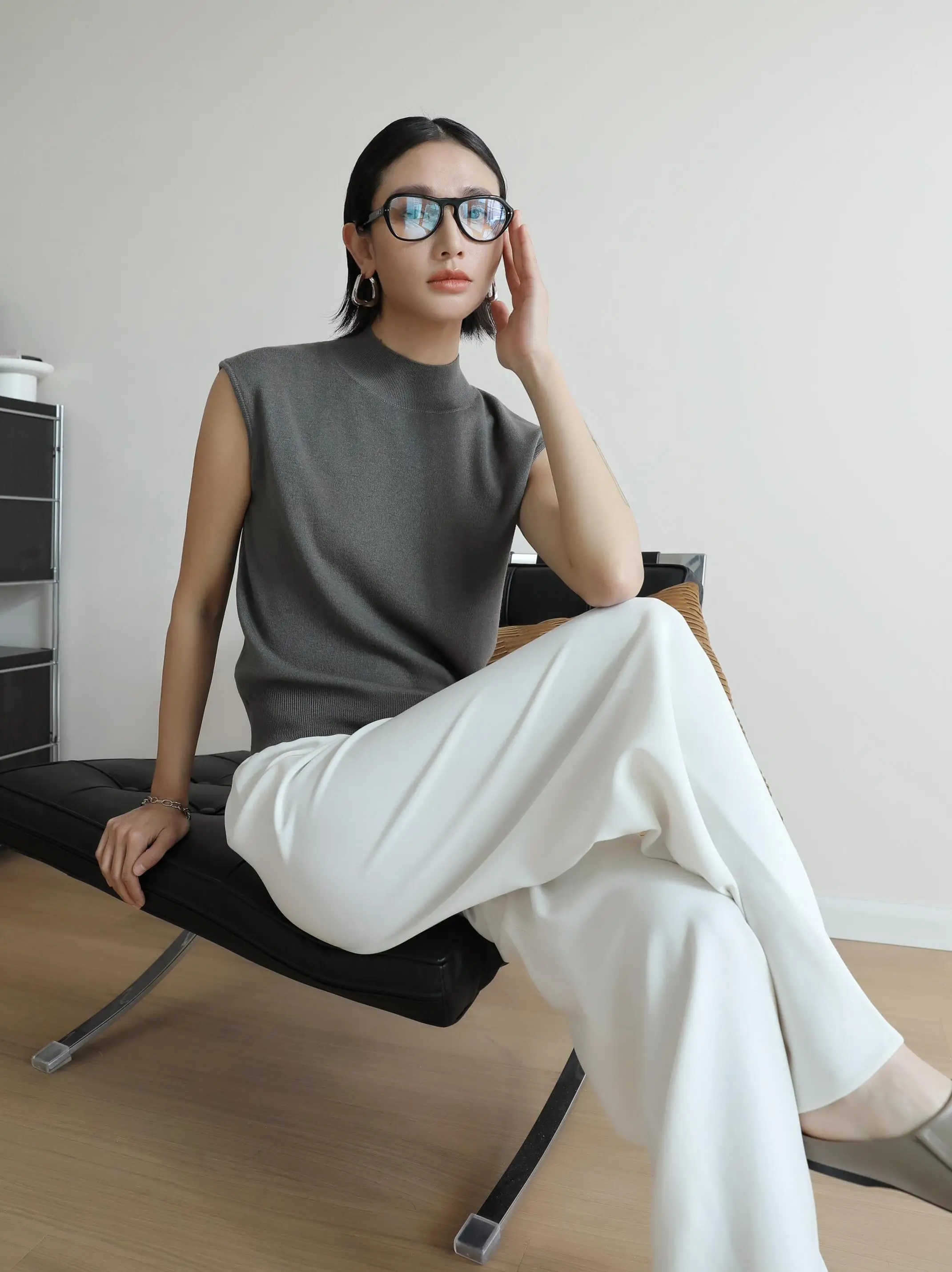 3HLADY Draped Loose Feel Elastic Waist Acetate Long Pants Casual Trousers Spring 2025 Ladies Faion Casual Wear
3HLADY Draped Loose Feel Elastic Waist Acetate Long Pants Casual Trousers Spring 2025 Ladies Faion Casual Wear