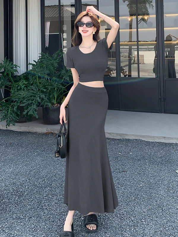 Summer New Chic Short Sleeve T-Shirt And Fish Tail Skirt Women's Two-Piece Set Fashionable High Waist Universal Fit
Summer New Chic Short Sleeve T-Shirt And Fish Tail Skirt Women's Two-Piece Set Fashionable High Waist Universal Fit