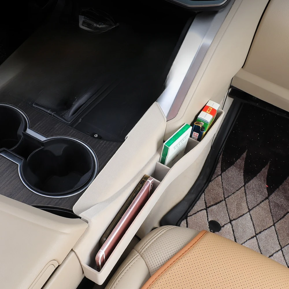 For Toyota Land Cruiser LC300 2022 2023 Center Console Storage Box ABS Water Cup Holder Seat Side Organizer Car Accessories
For Toyota Land Cruiser LC300 2022 2023 Center Console Storage Box ABS Water Cup Holder Seat Side Organizer Car Accessories