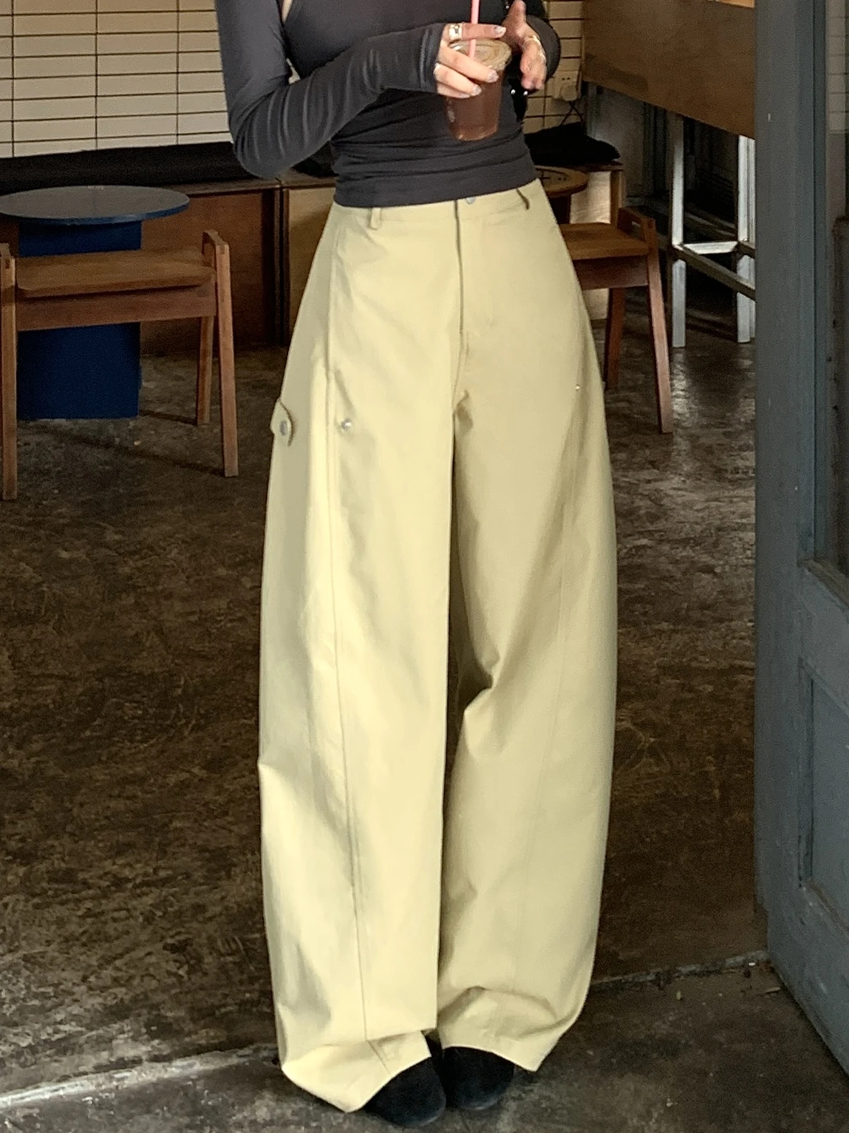 ZHISILAO New Khaki Cargo Pants Women Vintage Y2K Casual Loose Trousers Autumn 2025 Streetwear
ZHISILAO New Khaki Cargo Pants Women Vintage Y2K Casual Loose Trousers Autumn 2025 Streetwear