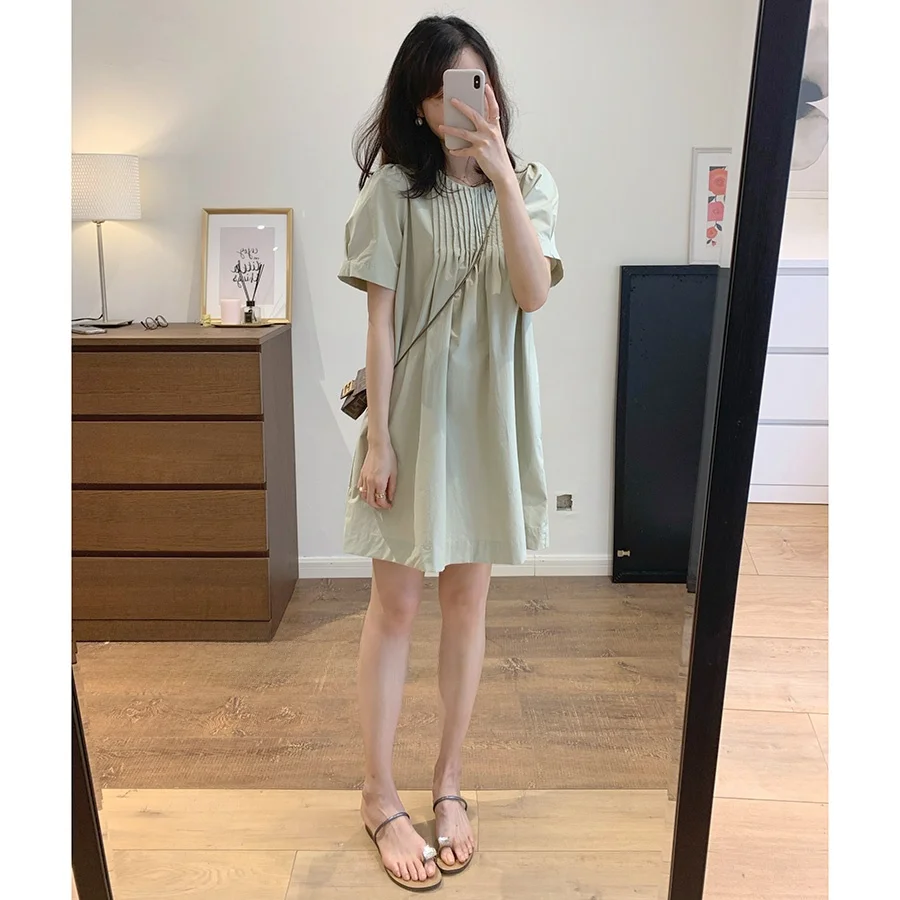 Удобное хлопковое платье свободного кроя с плиссировкой, рукавами-фонариками и круглым вырезом, юбка А-силуэта
Удобное хлопковое платье свободного кроя с плиссировкой, рукавами-фонариками и круглым вырезом, юбка А-силуэта