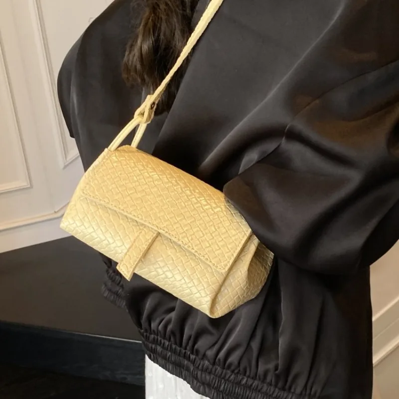 Fashionable Diaper Bag Trendy Textured Leather Shoulder Bag Luxury Large Capacity Shopper Elegant Casual Handbag for Work
Fashionable Diaper Bag Trendy Textured Leather Shoulder Bag Luxury Large Capacity Shopper Elegant Casual Handbag for Work
