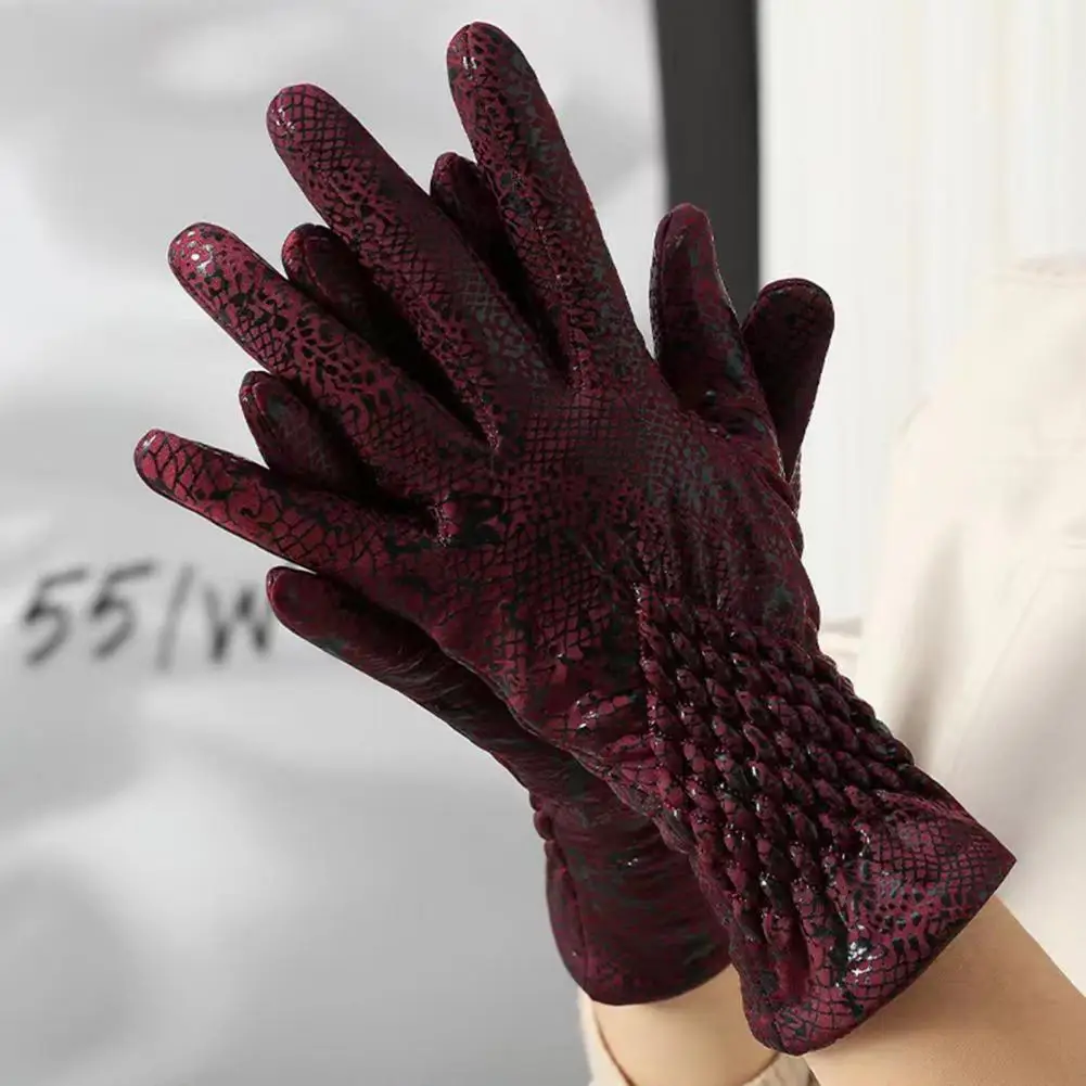 Women Cycling Gloves Women's Winter Cycling Gloves with Snakeskin Design Touchscreen Compatibility Anti-slip Grip for Weather
Women Cycling Gloves Women's Winter Cycling Gloves with Snakeskin Design Touchscreen Compatibility Anti-slip Grip for Weather