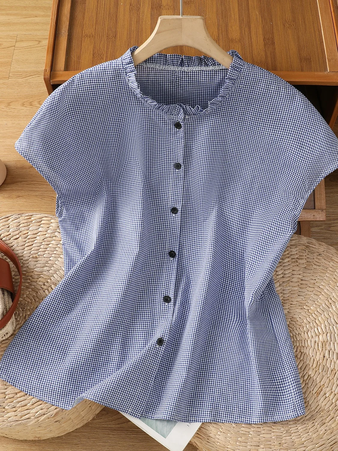 Корейская женская хлопково-льняная рубашка в клетку, летняя, маленького размера, с цветочным воротником, в художественном стиле, для повседневной носки
Корейская женская хлопково-льняная рубашка в клетку, летняя, маленького размера, с цветочным воротником, в художественном стиле, для повседневной носки