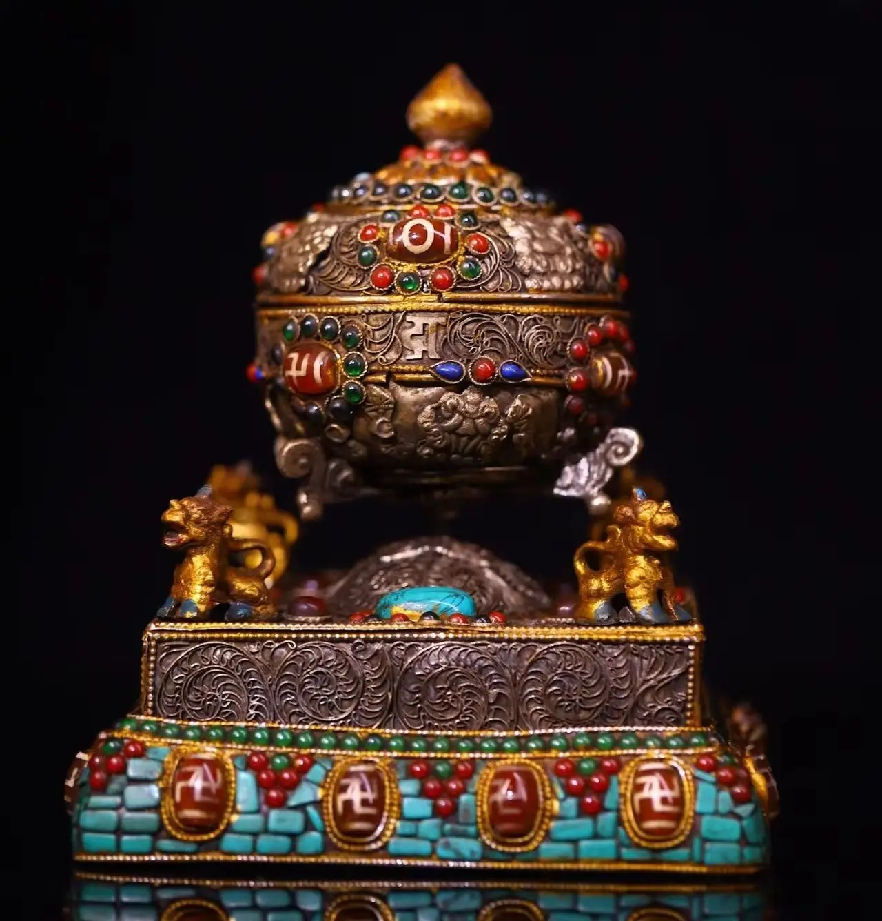 6"Xizang Folk Old Tibetan silver Mosaic Gem gZi Beads Turquoise Four unicorn statues Prayer Wheel Old scriptures
6"Xizang Folk Old Tibetan silver Mosaic Gem gZi Beads Turquoise Four unicorn statues Prayer Wheel Old scriptures