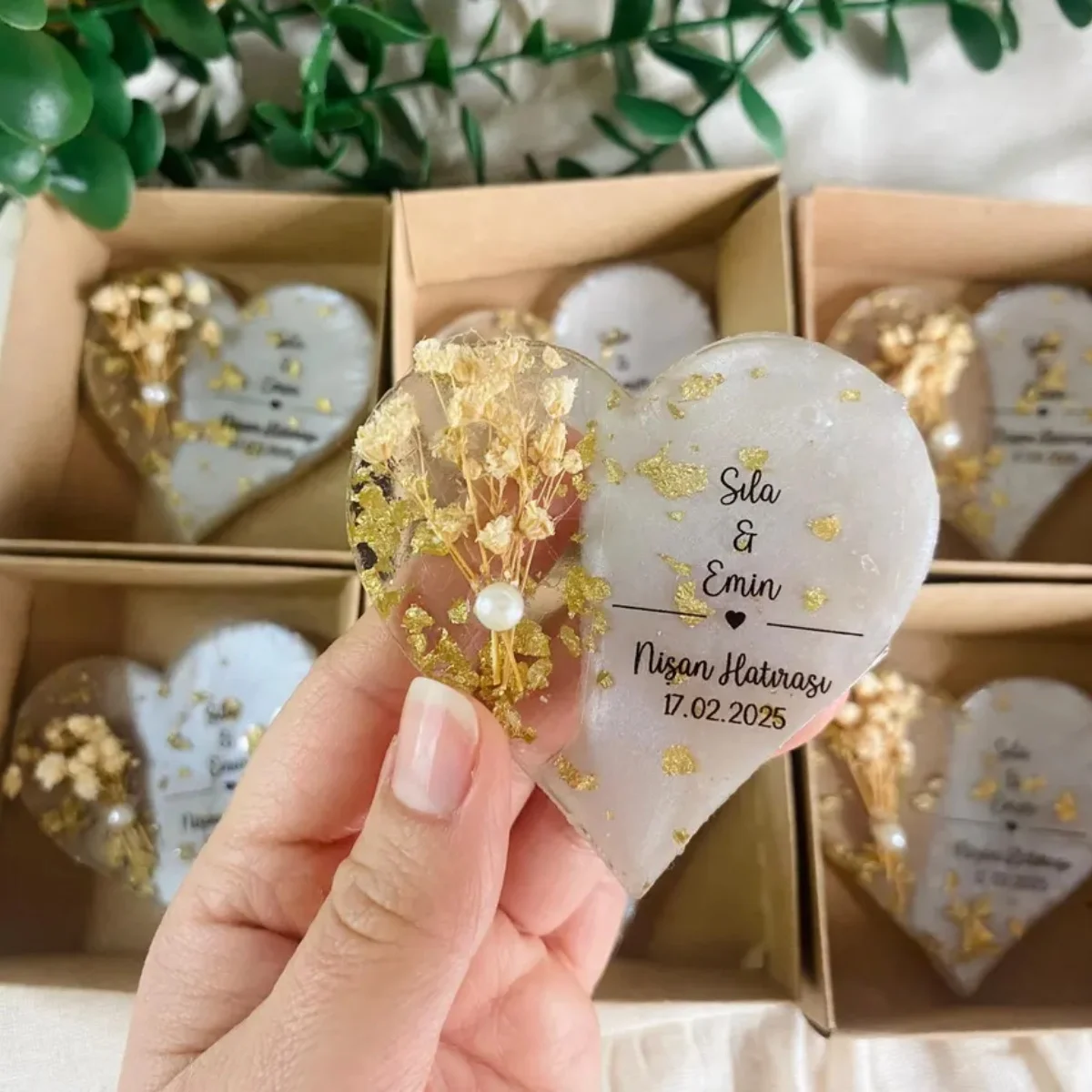 10 шт., свадебные сувениры из эпоксидной смолы с золотым блеском в форме сердца, персонализированный эпоксидный магнит, подарки для особых случаев, магнит из сушеных цветов для
10 шт., свадебные сувениры из эпоксидной смолы с золотым блеском в форме сердца, персонализированный эпоксидный магнит, подарки для особых случаев, магнит из сушеных цветов для