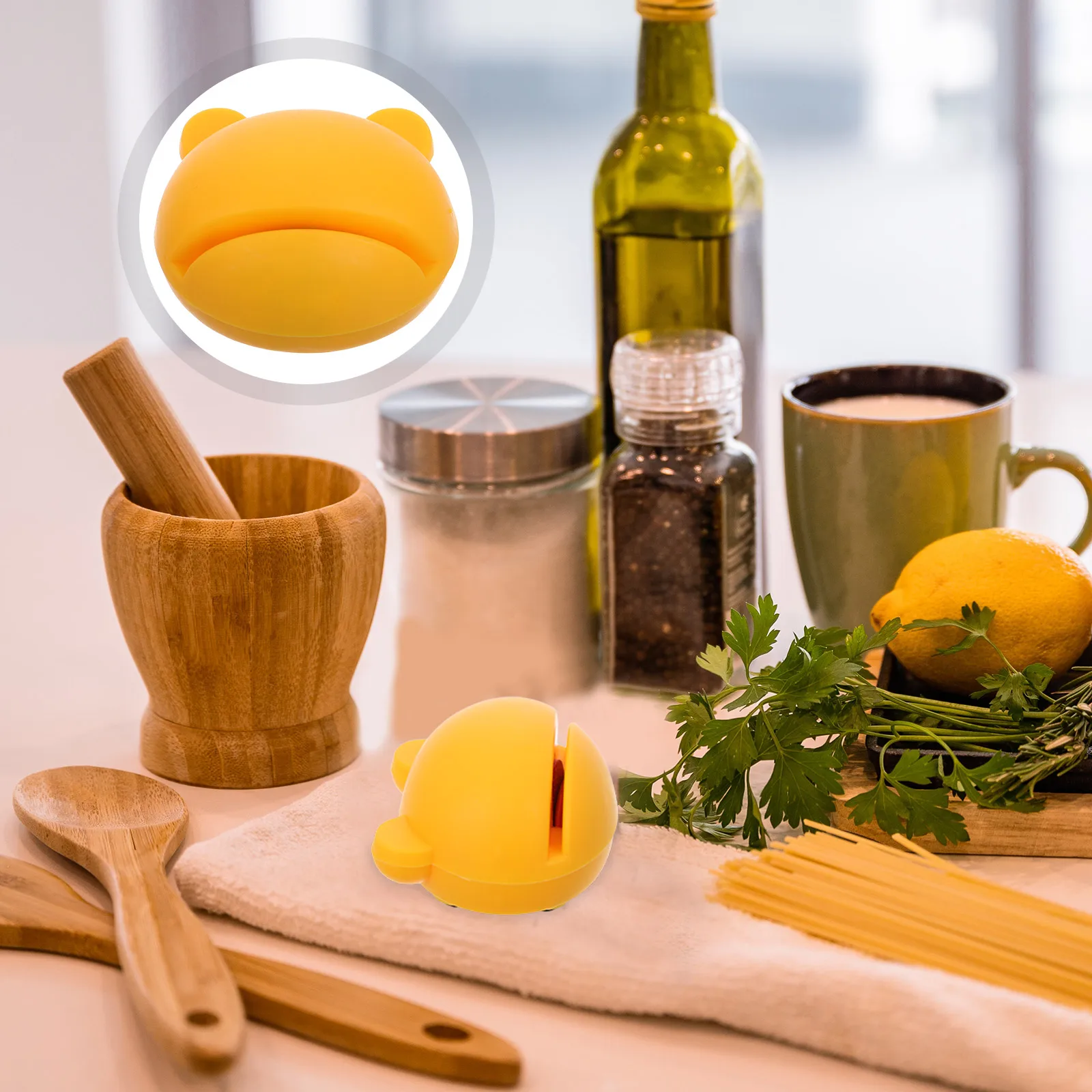 Kitchen Knife Sharpener Handheld Dual Slot Quick Sharpen Tool Portable Ergonomic Handle for Scissors Knives Chef Sharpener 
Kitchen Knife Sharpener Handheld Dual Slot Quick Sharpen Tool Portable Ergonomic Handle for Scissors Knives Chef Sharpener