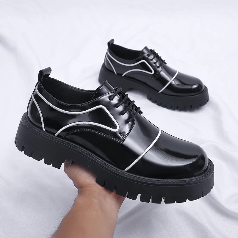 Thick soled men's leather shoes High quality gentleman style Leisure Party Business Office Trendy adult retro shoes Hot
Thick soled men's leather shoes High quality gentleman style Leisure Party Business Office Trendy adult retro shoes Hot