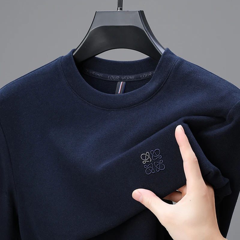 luxury men's autumn high quality velvet fleece t-shirt round neck embroidery keep warm innerwear base layer leisure men clothing
luxury men's autumn high quality velvet fleece t-shirt round neck embroidery keep warm innerwear base layer leisure men clothing
