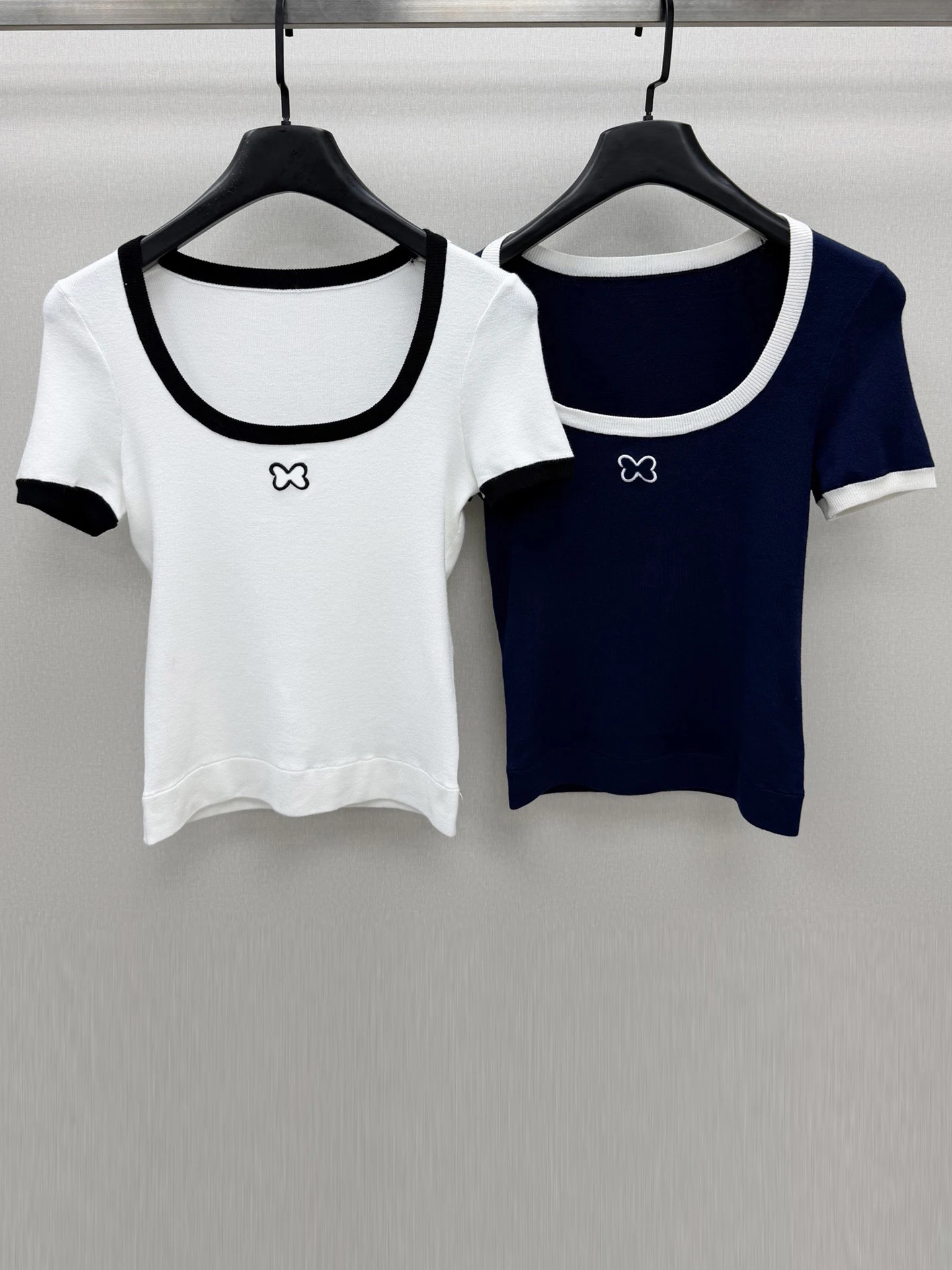 Elegant Short Knitted T-Shirt Women's Embroidered Slim Fit Top Spring Summer New Arrival Comfortable Breathable Casual Wear
Elegant Short Knitted T-Shirt Women's Embroidered Slim Fit Top Spring Summer New Arrival Comfortable Breathable Casual Wear