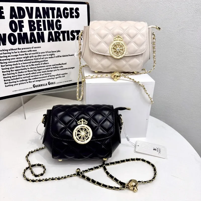 The 2025 New Light Luxury Brand Designs and Creates A Diamond-shaped Chain Bag and A Single-shoulder Crossbody Bag
The 2025 New Light Luxury Brand Designs and Creates A Diamond-shaped Chain Bag and A Single-shoulder Crossbody Bag