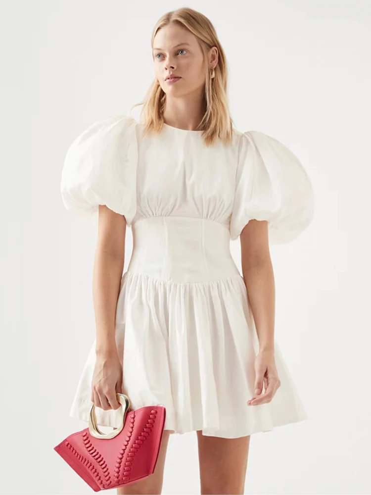 A solid color round-neck pullover high-waisted dress for summer 2025, fashionable pleated loose puffy short skirt
A solid color round-neck pullover high-waisted dress for summer 2025, fashionable pleated loose puffy short skirt