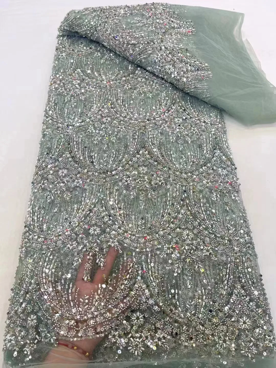 Fashion Elegant Embroidery Beaded Lace Fabric African Lace Fabric 2024 High Quality Dubai Beaded Lace Fabric for Sewing
Fashion Elegant Embroidery Beaded Lace Fabric African Lace Fabric 2024 High Quality Dubai Beaded Lace Fabric for Sewing