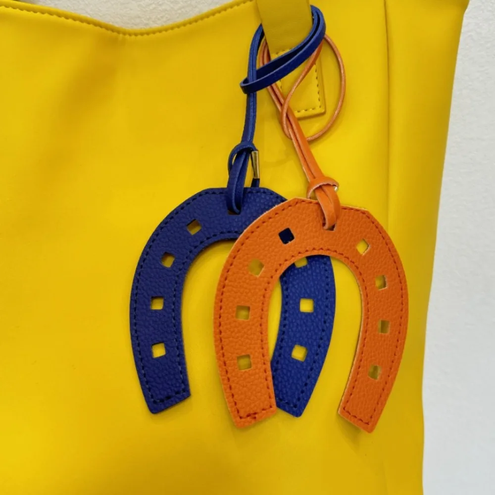 2PCS Cute Casual Horse Hoof Pendant Fashion Solid Color Key Chain Exquisite Leather Purse Accessories Bag
2PCS Cute Casual Horse Hoof Pendant Fashion Solid Color Key Chain Exquisite Leather Purse Accessories Bag
