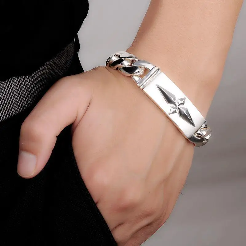 Men's Cuban Link Bracelet, minimalist versatile trendy solid chain, stylish niche personality bangle for daily wear
Men's Cuban Link Bracelet, minimalist versatile trendy solid chain, stylish niche personality bangle for daily wear