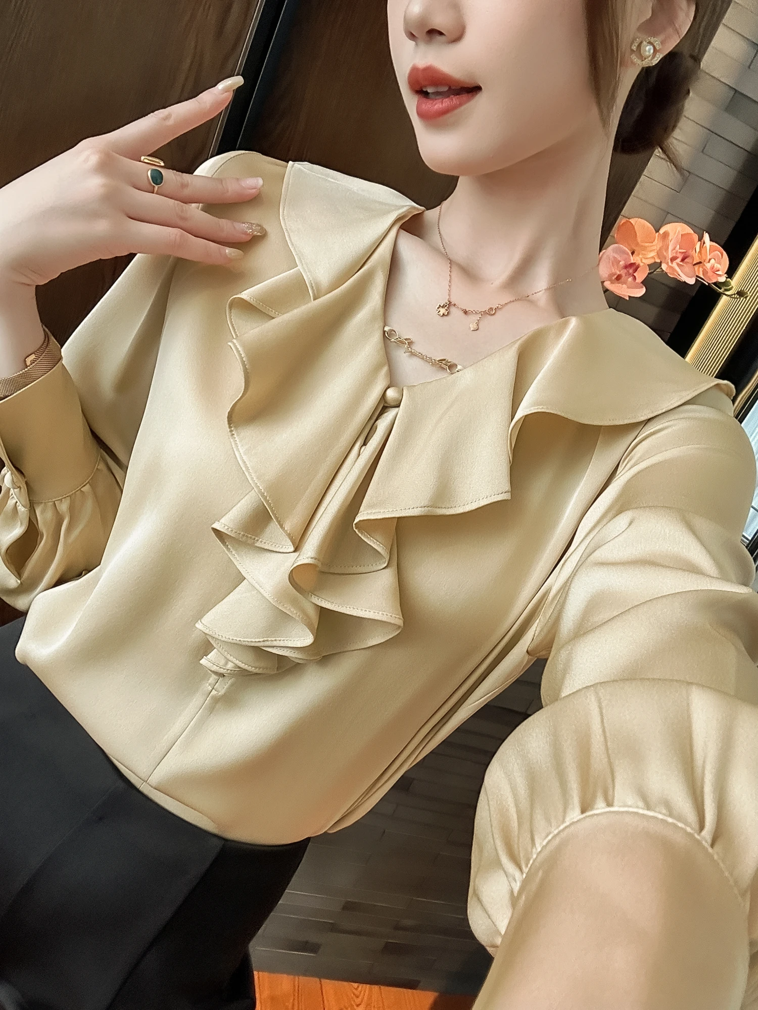 You See Moccasin Color irt Unloing Gentle And High-End Charm Loose Fit Long Sve V-Ne Breathable Skin-Friendly Women'...
You See Moccasin Color irt Unloing Gentle And High-End Charm Loose Fit Long Sve V-Ne Breathable Skin-Friendly Women'...