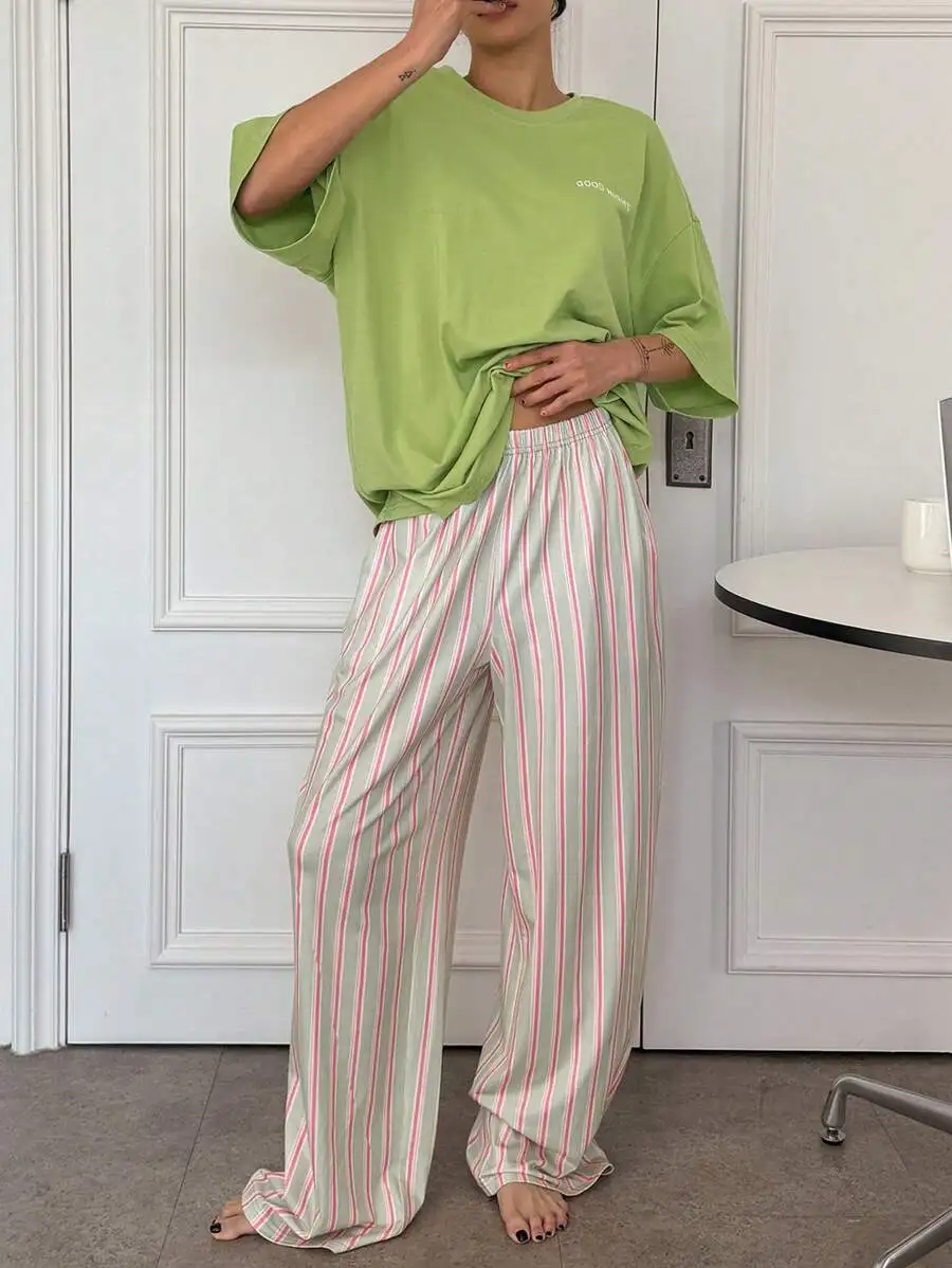Loose Letter Print T-Shirt And Striped Straight Leg Pajama Pants Set
Loose Letter Print T-Shirt And Striped Straight Leg Pajama Pants Set