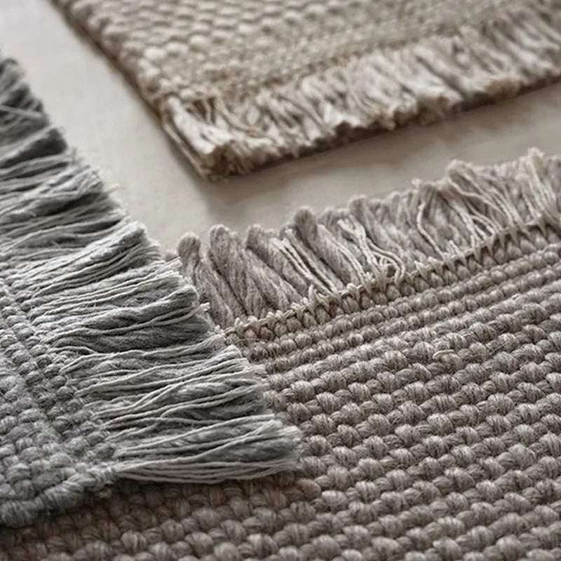 Indian handmade wool glue-free woven carpet grainy texture fringed edge premium light luxury floor mat
Indian handmade wool glue-free woven carpet grainy texture fringed edge premium light luxury floor mat