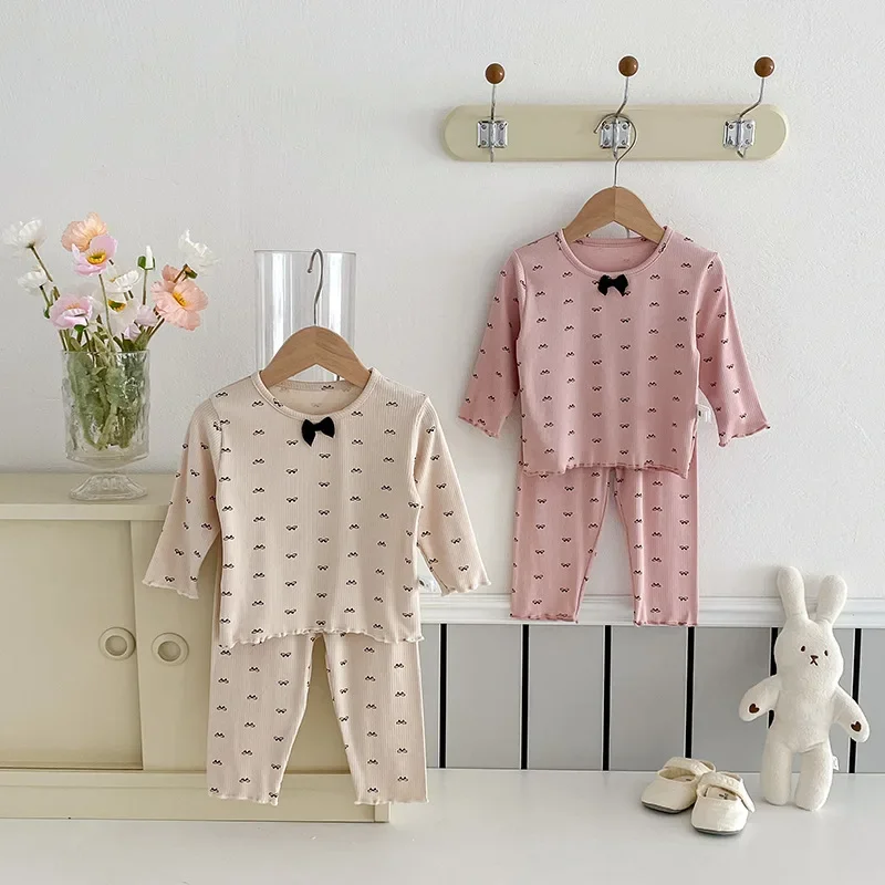Children Autumn Home Set 2024 Autumn Clothes Korean Children Pajamas Girls Sweet Bow Printed Home Clothes Two Piece Set
Children Autumn Home Set 2024 Autumn Clothes Korean Children Pajamas Girls Sweet Bow Printed Home Clothes Two Piece Set