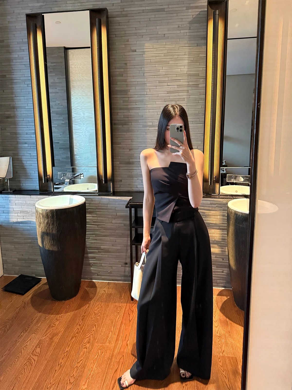 Classic Silhouette oulder Pad Suit Jaet Asymmetric Pleat Bustier Two-Piece Set Women Ele Outerwear Commute Sle
Classic Silhouette oulder Pad Suit Jaet Asymmetric Pleat Bustier Two-Piece Set Women Ele Outerwear Commute Sle