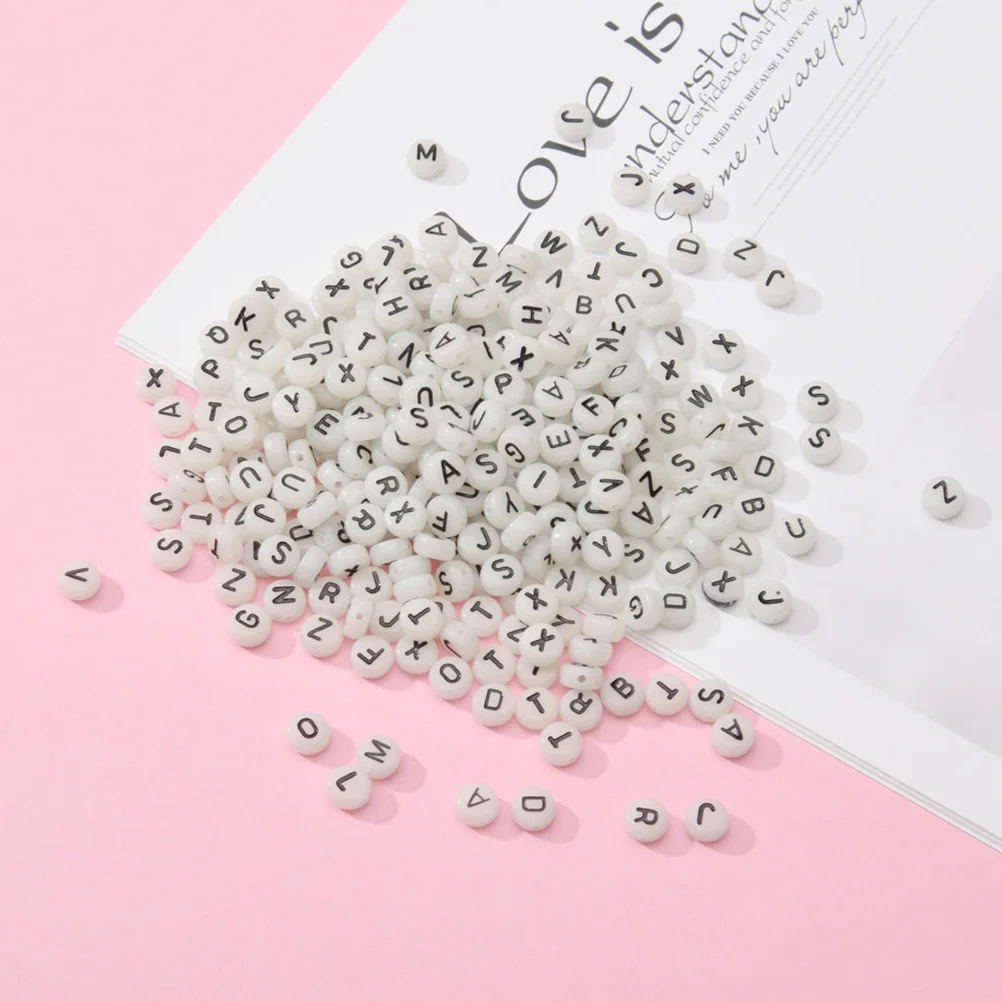 300Pcs Night Luminous English Letter Beads Acrylic DIY Jewelry Making Kit Bracelet Necklace Craft Accessories for Girls Kids
300Pcs Night Luminous English Letter Beads Acrylic DIY Jewelry Making Kit Bracelet Necklace Craft Accessories for Girls Kids