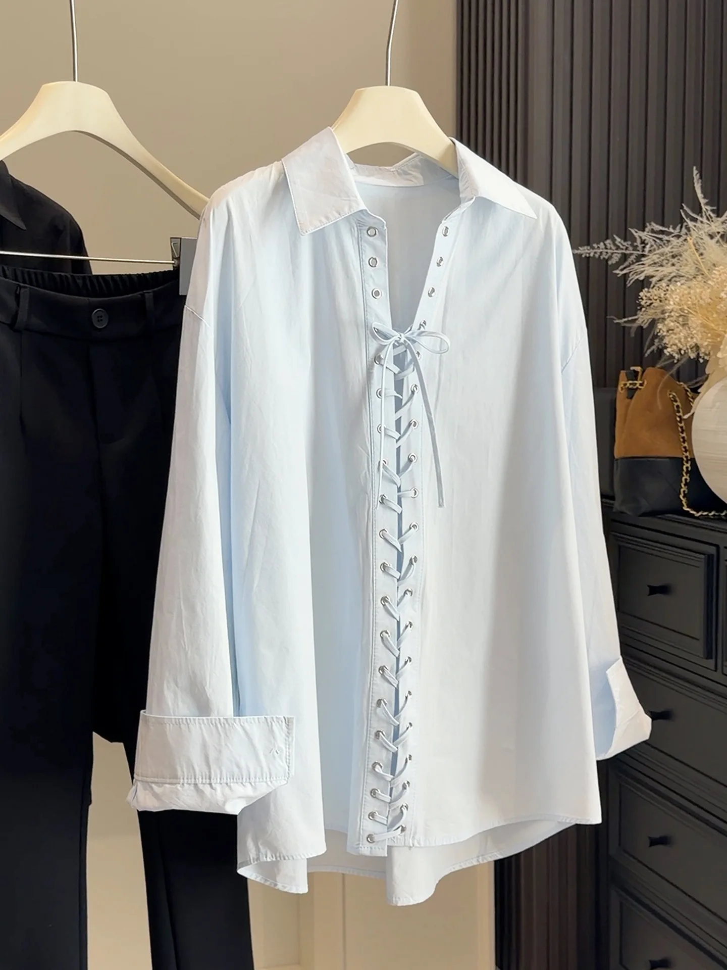 Y2K Harajuku Ретро Нишевая Бандажная Синяя Рубашка С Длинным Рукавом Для Женщин Асимметричный Дизайн Повседневная Миди Уличная Мода Топ Весна Осень
Y2K Harajuku Ретро Нишевая Бандажная Синяя Рубашка С Длинным Рукавом Для Женщин Асимметричный Дизайн Повседневная Миди Уличная Мода Топ Весна Осень