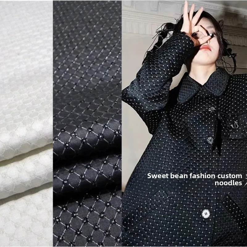 Окрашенная в пряжу жаккардовая ткань, весна-осень-зима, двустороннее платье в полоску, костюм, пальто, брендовый модный дизайн для шитья ткани
Окрашенная в пряжу жаккардовая ткань, весна-осень-зима, двустороннее платье в полоску, костюм, пальто, брендовый модный дизайн для шитья ткани