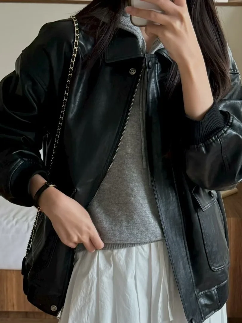 Faionable Women's Leather Jaet Zipper Collar Outerwear Autumn New Sle Retro Hong Kong Sle Versatile Trendy Streetwear
Faionable Women's Leather Jaet Zipper Collar Outerwear Autumn New Sle Retro Hong Kong Sle Versatile Trendy Streetwear