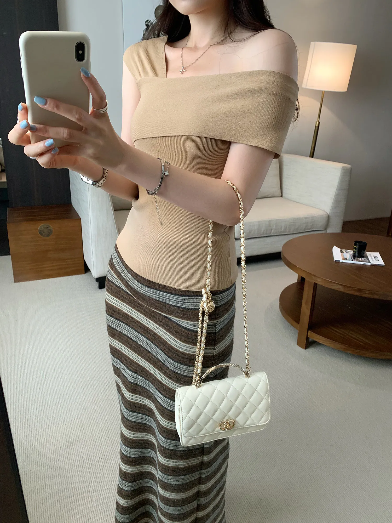 2026 Spring New Women's Slim Fit Short Sleeve T-Shirt Cross One Shoulder Top Korean Style Commute Fashion Casual Wear
2026 Spring New Women's Slim Fit Short Sleeve T-Shirt Cross One Shoulder Top Korean Style Commute Fashion Casual Wear