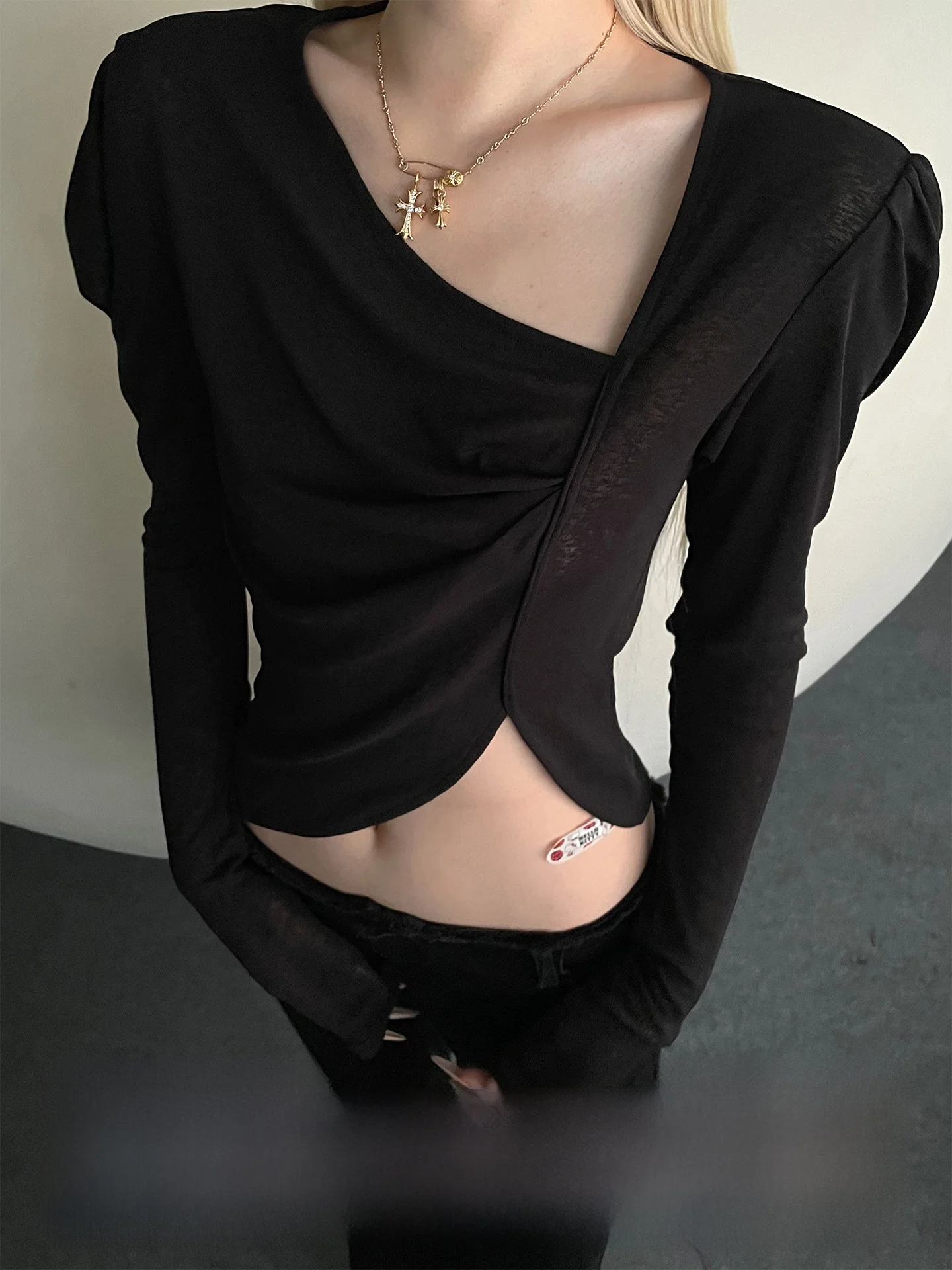 Rase Le Sol Dead Stroke Asymmetric Sleeve Slim Fit Short Length Long Sleeve T-Shirt Women's Fashion Synthetics Fiber T-Shirt
Rase Le Sol Dead Stroke Asymmetric Sleeve Slim Fit Short Length Long Sleeve T-Shirt Women's Fashion Synthetics Fiber T-Shirt