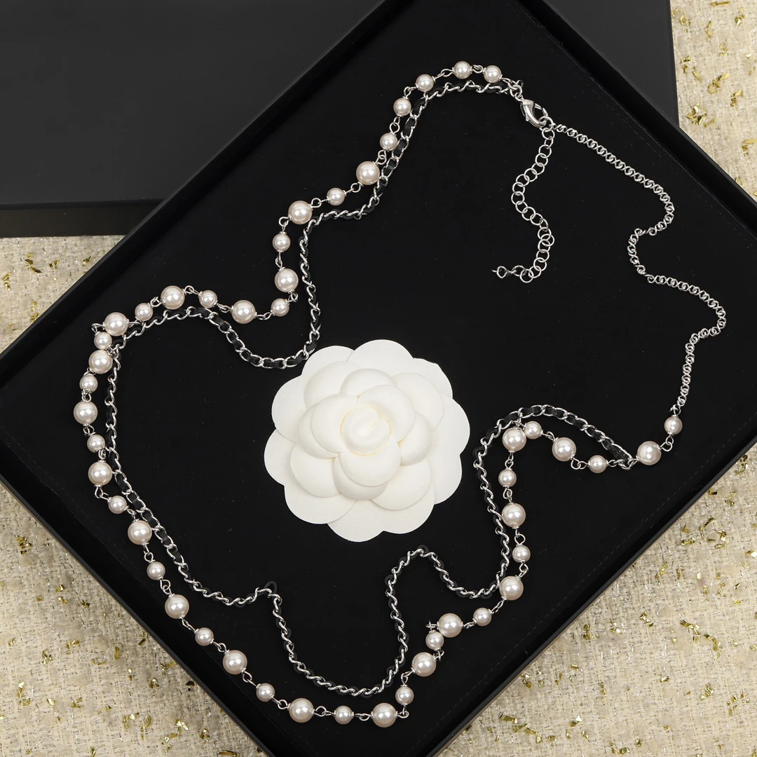 Fashion Designer Brand Pearl Sheepskin Sweater Chain Long Necklace Woman Top Quality Luxury Jewelry Trend
Fashion Designer Brand Pearl Sheepskin Sweater Chain Long Necklace Woman Top Quality Luxury Jewelry Trend