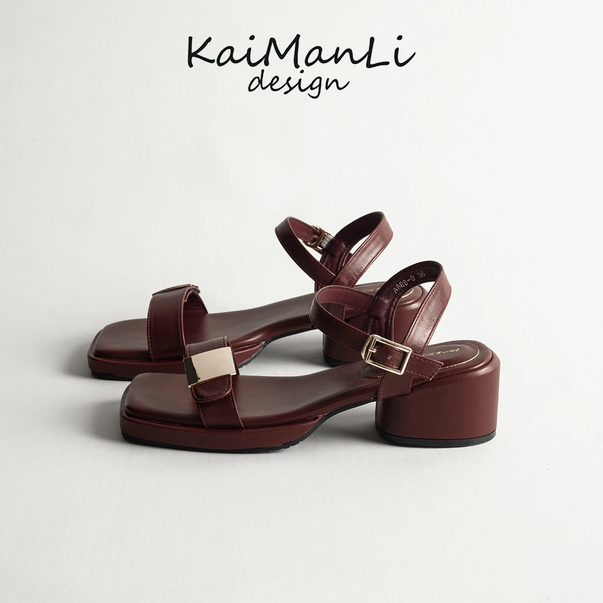 Retro Elegant Roman Style Sandals Women's Summer Gentle Fairy Wind Match Skirts High Heels Open Toe Knot Buckle Low Top Shoes
Retro Elegant Roman Style Sandals Women's Summer Gentle Fairy Wind Match Skirts High Heels Open Toe Knot Buckle Low Top Shoes