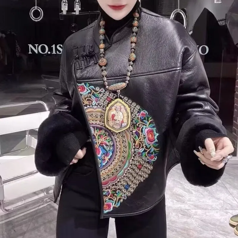 Jacket Layered Leather embroidered jacket Man Cat-wrapped Old Woman's Hot Print Cloak Cat-wrapped Retro Jacket
Jacket Layered Leather embroidered jacket Man Cat-wrapped Old Woman's Hot Print Cloak Cat-wrapped Retro Jacket