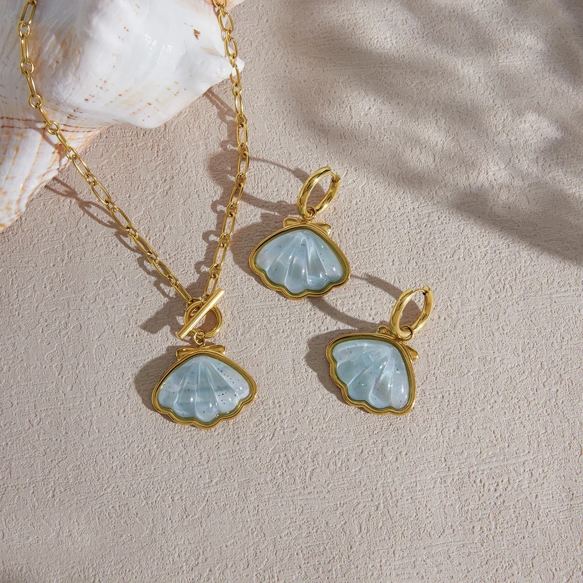 2026 Classic Blue Resin Shell Necklace Earrings For Women Minimalist 18K Gold PVD Plated Stainless Steel Jewelry Set Gift
2026 Classic Blue Resin Shell Necklace Earrings For Women Minimalist 18K Gold PVD Plated Stainless Steel Jewelry Set Gift